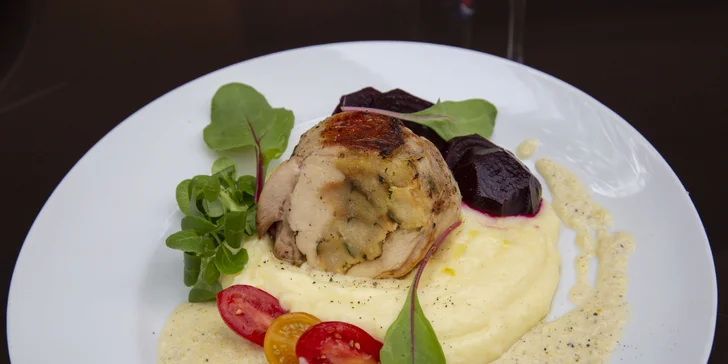 4* Resort Johanka alebo treehouse na Vysočine: polpenzia, vírivka, sauna a drevené sudy