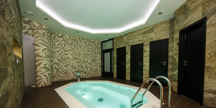 4* Resort Johanka alebo treehouse na Vysočine: polpenzia, vírivka, sauna a drevené sudy