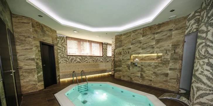 4* Resort Johanka alebo treehouse na Vysočine: polpenzia, vírivka, sauna a drevené sudy