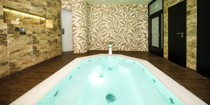 4* Resort Johanka alebo treehouse na Vysočine: polpenzia, vírivka, sauna a drevené sudy