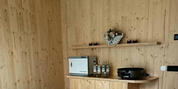 4* Resort Johanka alebo treehouse na Vysočine: polpenzia, vírivka, sauna a drevené sudy