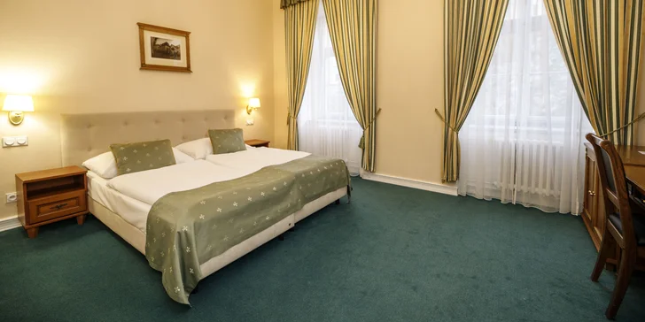 Pobyt v centre Českého Krumlova: elegantné izby a bufetové raňajky