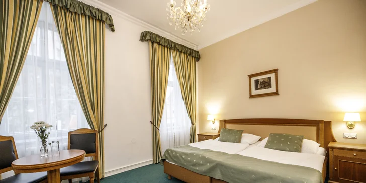 Pobyt v centre Českého Krumlova: elegantné izby a bufetové raňajky