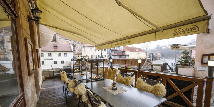 Pobyt v centre Českého Krumlova: elegantné izby a bufetové raňajky