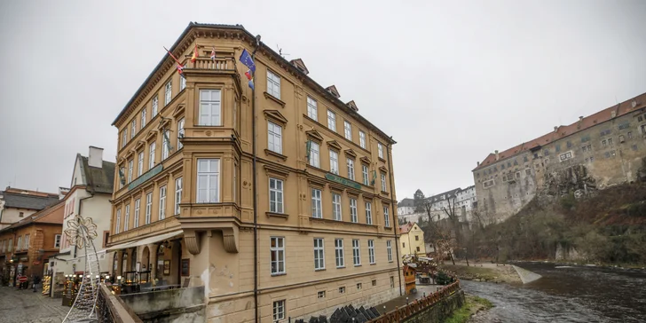 Pobyt v centre Českého Krumlova: elegantné izby a bufetové raňajky