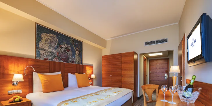 Legendárny Grand Hotel International v Prahe: pobyt s raňajkami aj michelinskou večerou, skvelá dostupnosť do centra