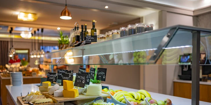 Legendárny Grand Hotel International v Prahe: pobyt s raňajkami aj michelinskou večerou, skvelá dostupnosť do centra