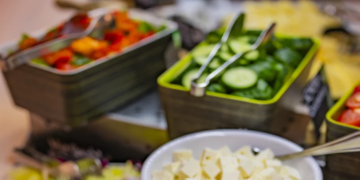 Legendárny Grand Hotel International v Prahe: pobyt s raňajkami aj michelinskou večerou, skvelá dostupnosť do centra