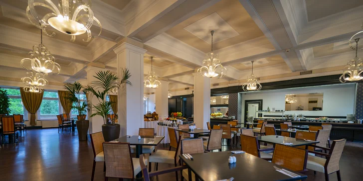 Legendárny Grand Hotel International v Prahe: pobyt s raňajkami aj michelinskou večerou, skvelá dostupnosť do centra