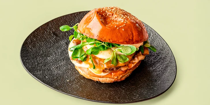 2 nadupané burgre s hovädzím mäsom