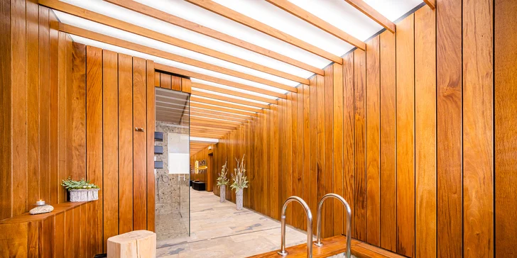 Pobyt v Posázaví: strava, verejné aj privátne wellness, plný minibar aj večera pri sviečkach