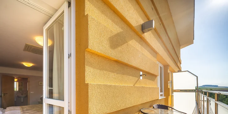 Pobyt v Posázaví: strava, verejné aj privátne wellness, plný minibar aj večera pri sviečkach