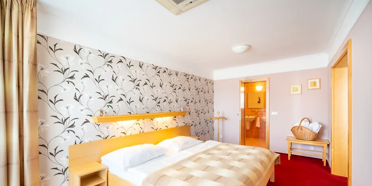 Pobyt v Posázaví: strava, verejné aj privátne wellness, plný minibar aj večera pri sviečkach