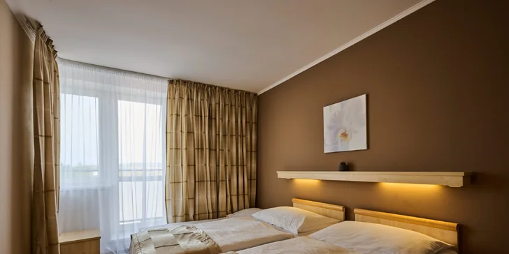 Pobyt v Posázaví: strava, verejné aj privátne wellness, plný minibar aj večera pri sviečkach