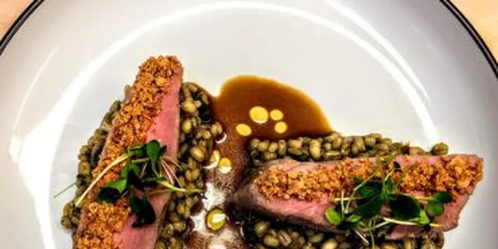 Pobyt v Posázaví: strava, verejné aj privátne wellness, plný minibar aj večera pri sviečkach