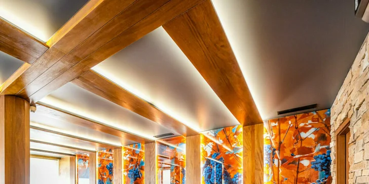 Pobyt v Posázaví: strava, verejné aj privátne wellness, plný minibar aj večera pri sviečkach