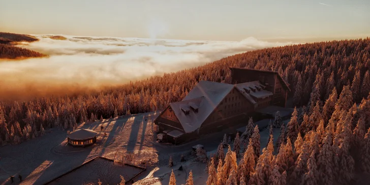 Ubytovanie v hoteli pod vrcholom Pradědu: raňajky alebo polpenzia aj wellness