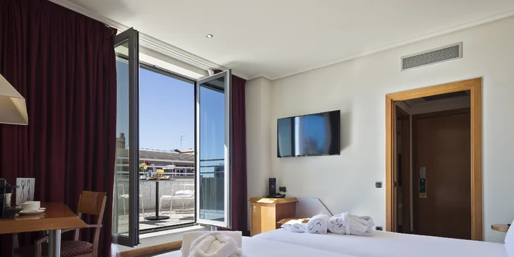 Spoznajte krásy Barcelony: pobyt v hoteli s raňajkami len kúsok od metra