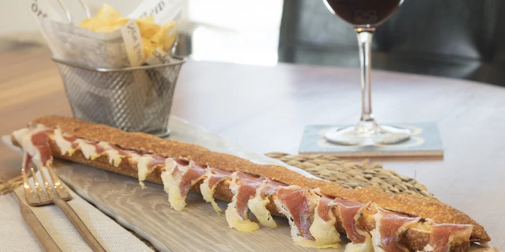 Spoznajte krásy Barcelony: pobyt v hoteli s raňajkami len kúsok od metra