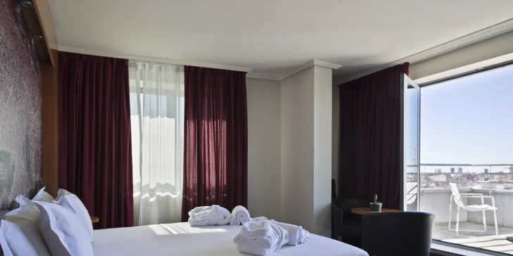 Spoznajte krásy Barcelony: pobyt v hoteli s raňajkami len kúsok od metra