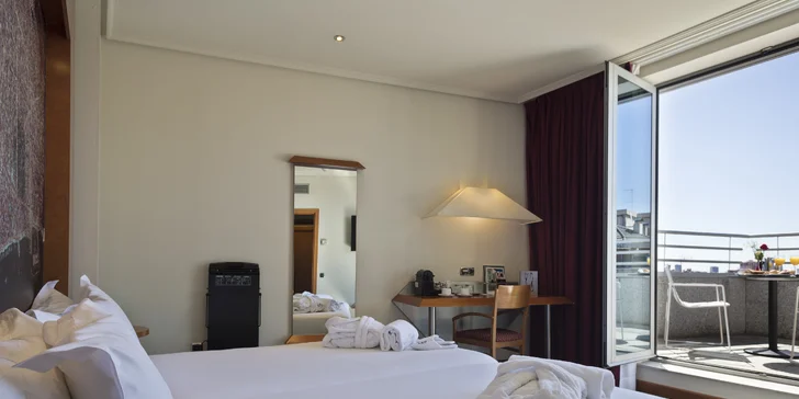 Spoznajte krásy Barcelony: pobyt v hoteli s raňajkami len kúsok od metra