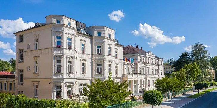 Pobyt vo Františkových Lázňach: raňajky alebo plná penzia, bazén aj procedúry