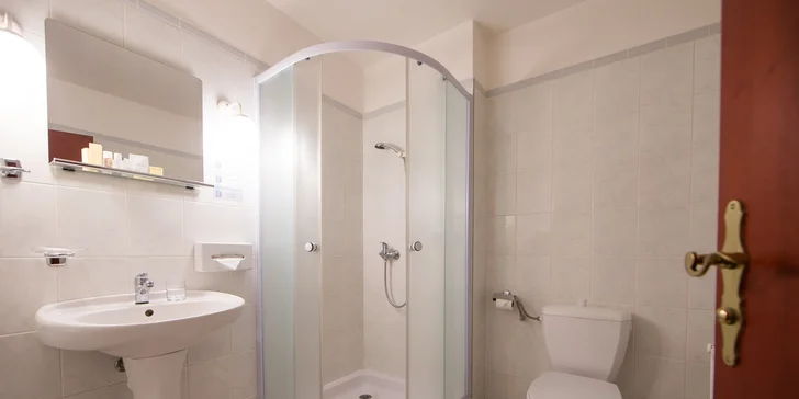 Pobyt vo Františkových Lázňach: raňajky alebo plná penzia, bazén aj procedúry