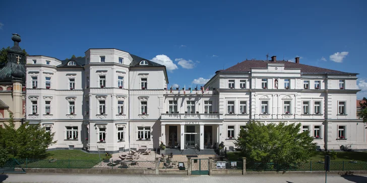 Pobyt vo Františkových Lázňach: raňajky alebo plná penzia, bazén aj procedúry