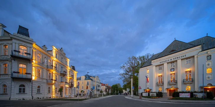 Zrekonštruovaný hotel v centre Františkových Lázní: raňajky alebo plná penzia, bazén aj procedúry