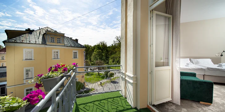 Zrekonštruovaný hotel v centre Františkových Lázní: raňajky alebo plná penzia, bazén aj procedúry