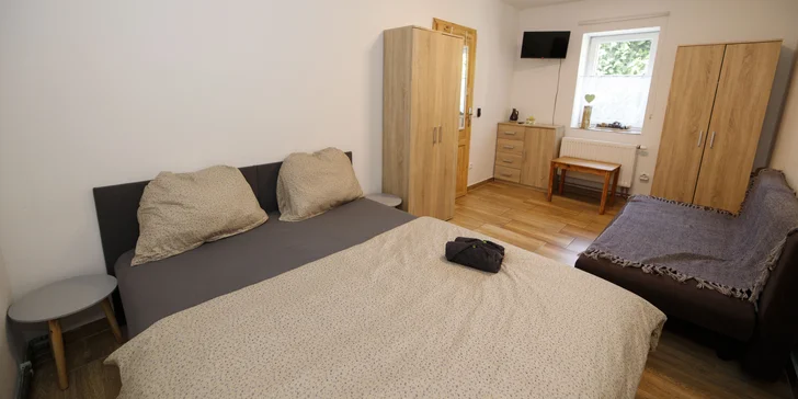 Dovolenka v Plzni: vybavené apartmány pre pár aj rodinu pri priehrade České údolí