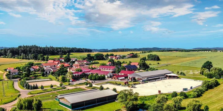 Pobyt v rezorte s jazdiarňou a rybníkmi: neobmedzený wellness, raňajky aj zľava na jazdecké lekcie