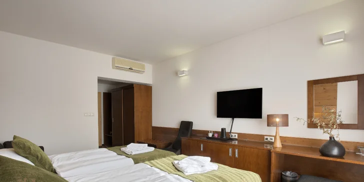 Pobyt v rezorte s jazdiarňou a rybníkmi: neobmedzený wellness, raňajky aj zľava na jazdecké lekcie