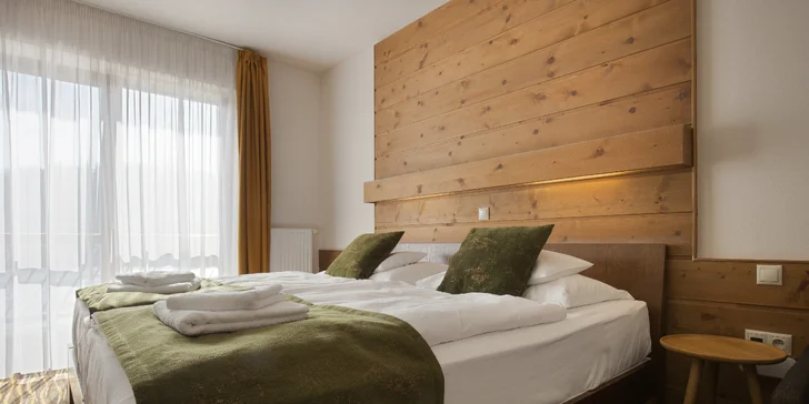 Pobyt v rezorte s jazdiarňou a rybníkmi: neobmedzený wellness, raňajky aj zľava na jazdecké lekcie