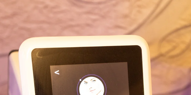 Hollywood Carbon Peel pre rozžiarený a jednotný tón pleti