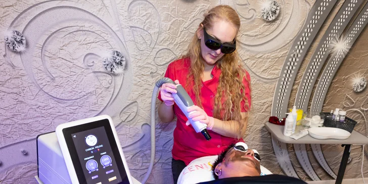 Hollywood Carbon Peel pre rozžiarený a jednotný tón pleti