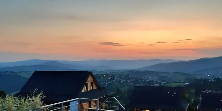 Dovolenka v poľských Beskydách: zrubové chatky s kuchynkou až pre 8 osôb