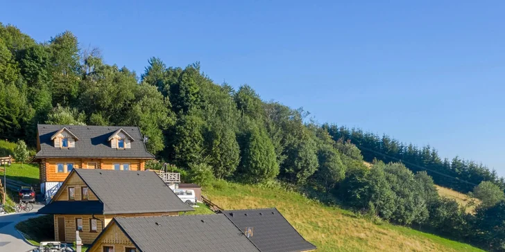 Dovolenka v poľských Beskydách: zrubové chatky s kuchynkou až pre 8 osôb