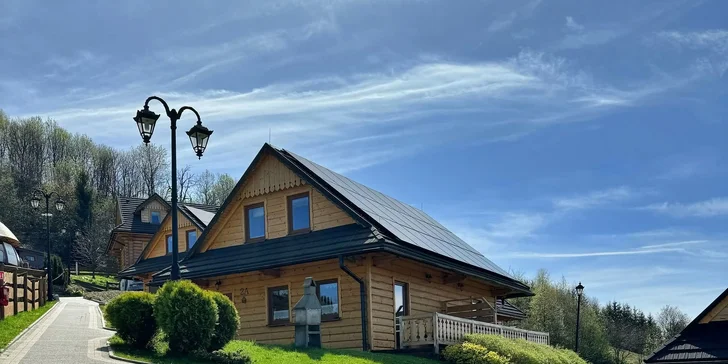 Dovolenka v poľských Beskydách: zrubové chatky s kuchynkou až pre 8 osôb