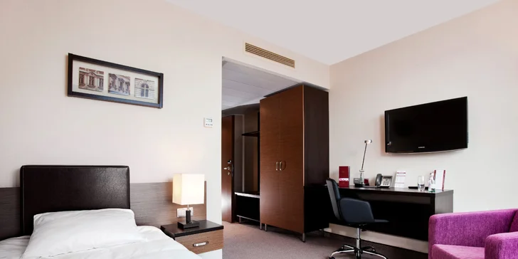 Moderný hotel v centre mesta Bielsko-Biała blízko pri vlakovej stanici: raňajky alebo polpenzia