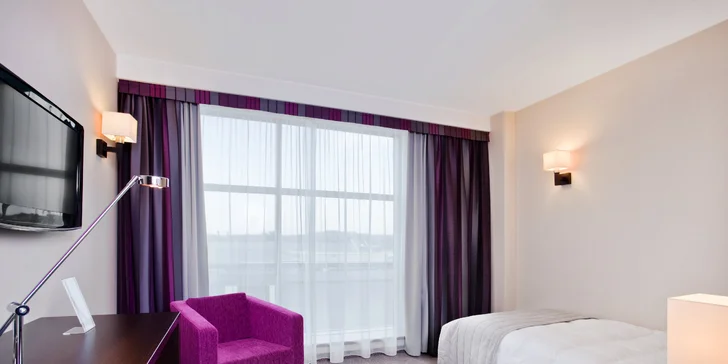 Moderný hotel v centre mesta Bielsko-Biała blízko pri vlakovej stanici: raňajky alebo polpenzia