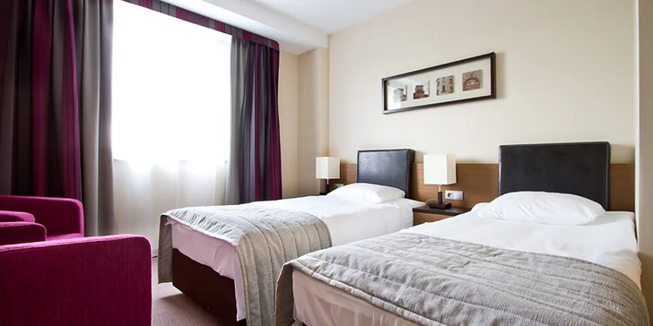 Moderný hotel v centre mesta Bielsko-Biała blízko pri vlakovej stanici: raňajky alebo polpenzia