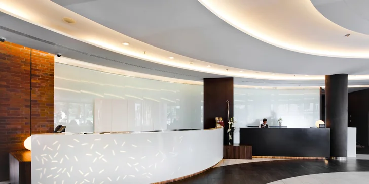 Moderný hotel v centre mesta Bielsko-Biała blízko pri vlakovej stanici: raňajky alebo polpenzia