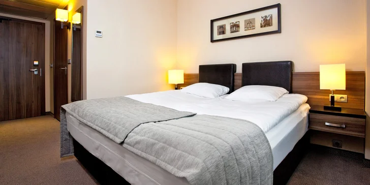 Moderný hotel v centre mesta Bielsko-Biała blízko pri vlakovej stanici: raňajky alebo polpenzia