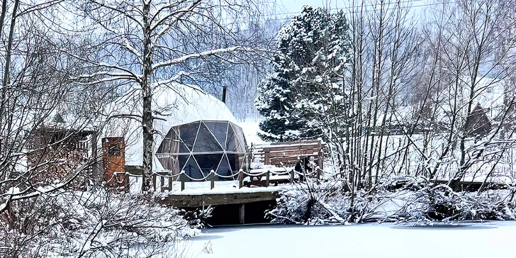 Glamping na severe Čiech s rybníkom a horúcim kúpeľom: ubytovanie až pre 6 osôb