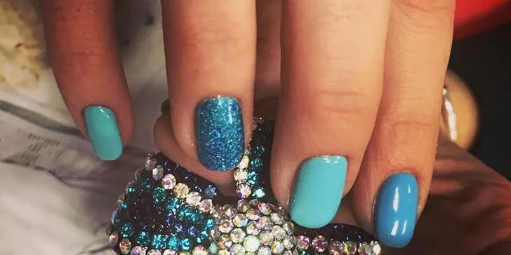 Japonská manikúra alebo pedikúra s parafínom