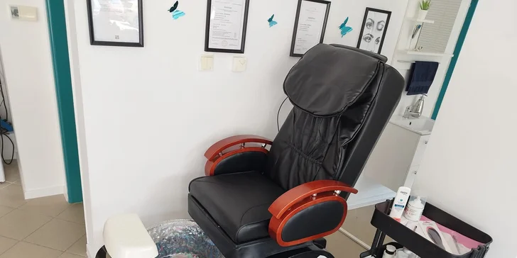 Japonská manikúra alebo pedikúra s parafínom