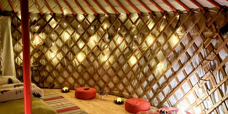 Štýlová jurta neďaleko Blaníka s možnosťou raňajok pre dvoch aj rodinu