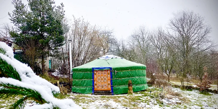 Štýlová jurta neďaleko Blaníka s možnosťou raňajok pre dvoch aj rodinu