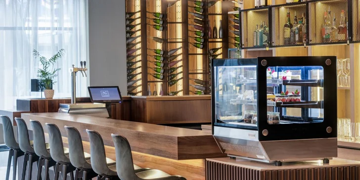 Nedeľný brunch pre dieťa či dospelého: šalátový bar, teplé pokrmy, polievky, dezert aj nápoje